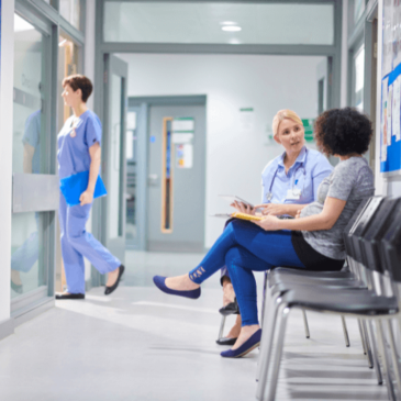 Használhatja az NHS egészségügyi ellátást egy brit ETA-állomáson?