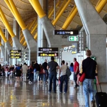 A Spanyolországba érkező nem uniós látogatóknak mostantól szállásigazolásra, meghívólevélre van szükségük